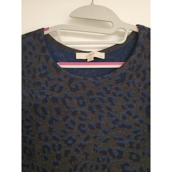 Women's LOFT Gray & Blue Animal Print Knee Length Sweater Dress | Size Petite S - Picture 4 of 8
